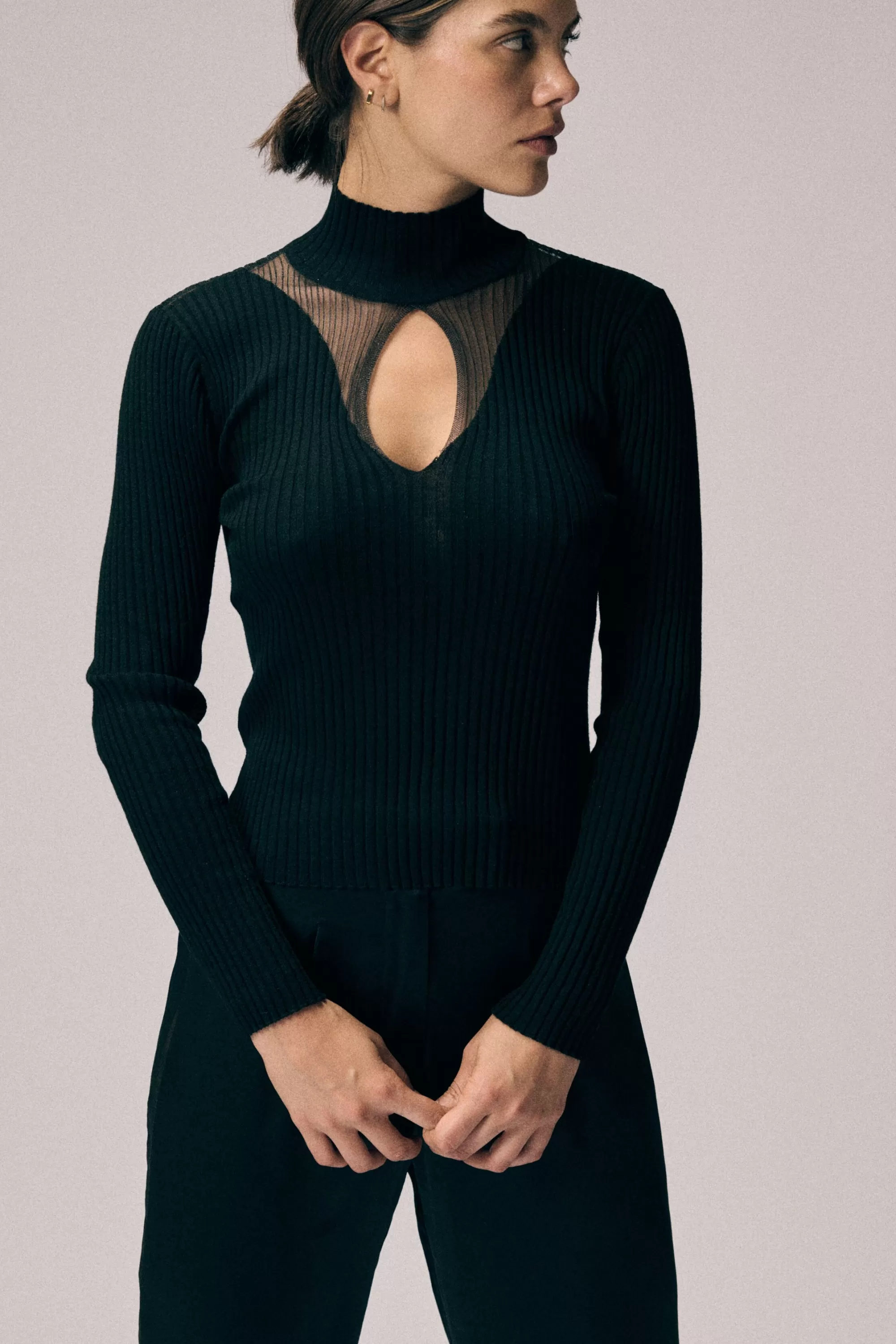 pull_chase_2.webp LIVY PULL CHASE< Pullover